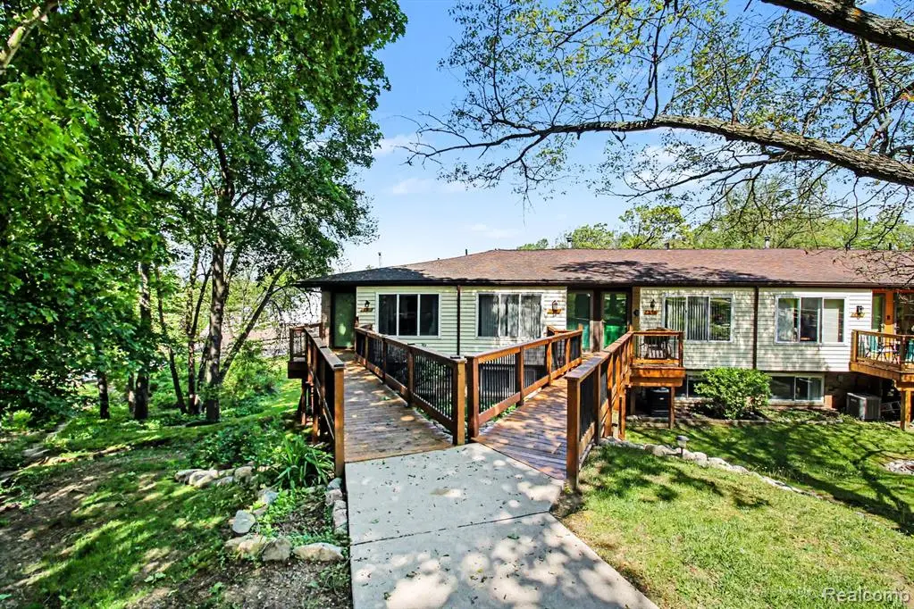 851 Union #40, Milford, MI 48381 - #1