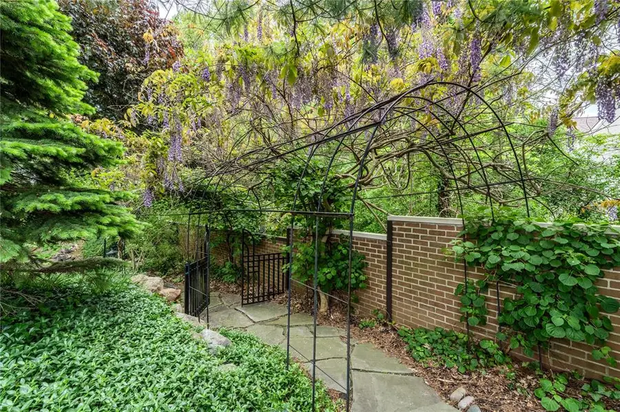 4054 Cranbrook, Bloomfield Hills, MI 48301 - #2