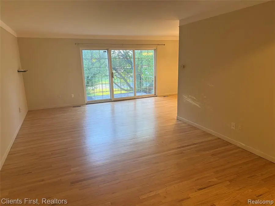 426 Fox Hills #8, Bloomfield Hills, MI 48304 - #2