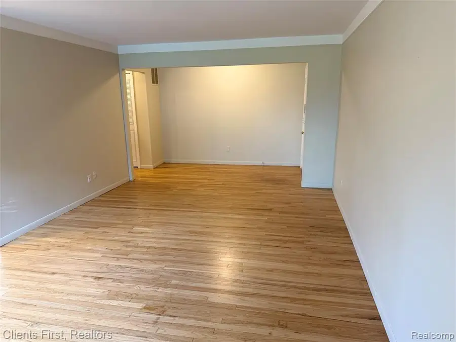 426 Fox Hills #8, Bloomfield Hills, MI 48304 - #3