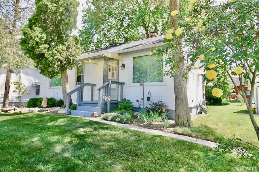 306 Tickner, Linden, MI 48451 - #2