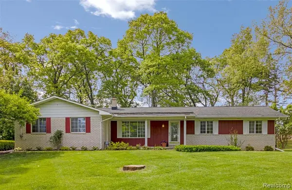 8887 Clark, Clarkston, MI 48346