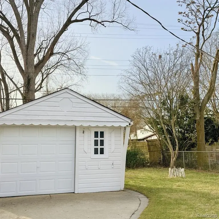 8719 Canyon, Grosse Pointe, MI 48236 - #2