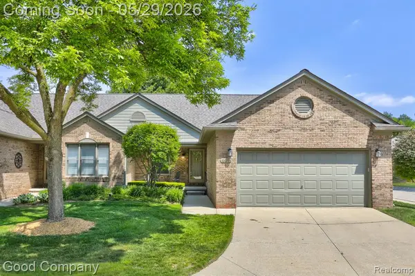 4439 Larkspur, Warren, MI 48092