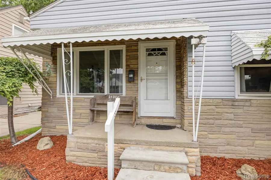 21326 Carlysle, Dearborn, MI 48124 - #2