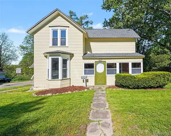 512 S Broad, Holly, MI 48442