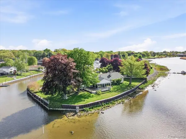 2857 Riverwood, Port Huron, MI 48060