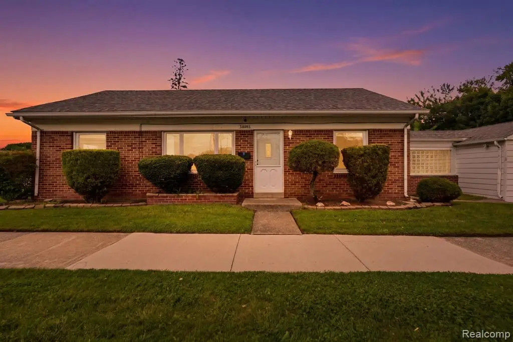 26004 Waldorf, Roseville, MI 48066 - #1