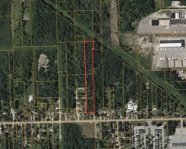 1035 38th St, Port Huron, MI 48060