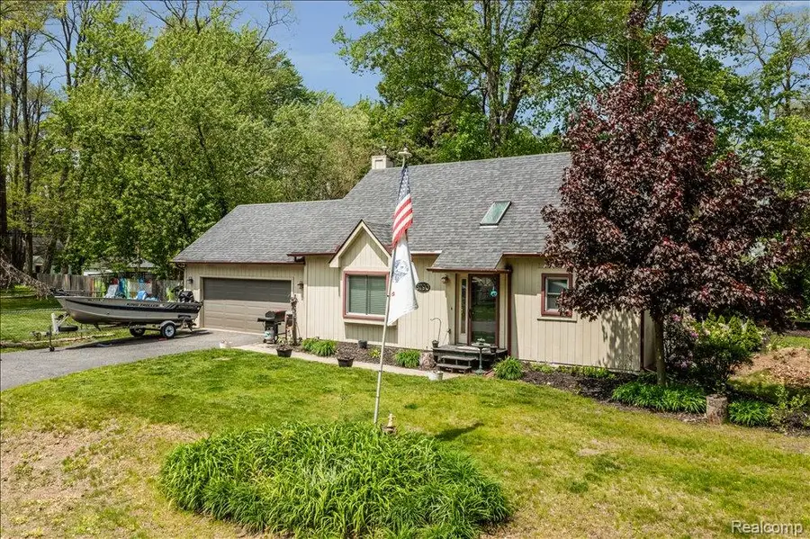 8790 Oakside, Commerce Township, MI 48382 - #3