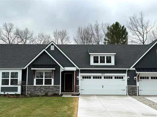 283 Canyon Creek #30, Howell, MI 48843