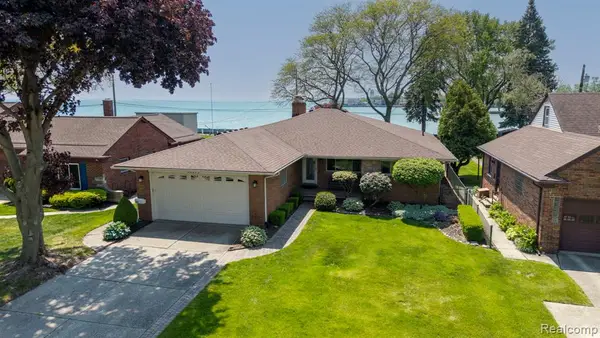 22606 Ardmore Park, Saint Clair Shores, MI 48081