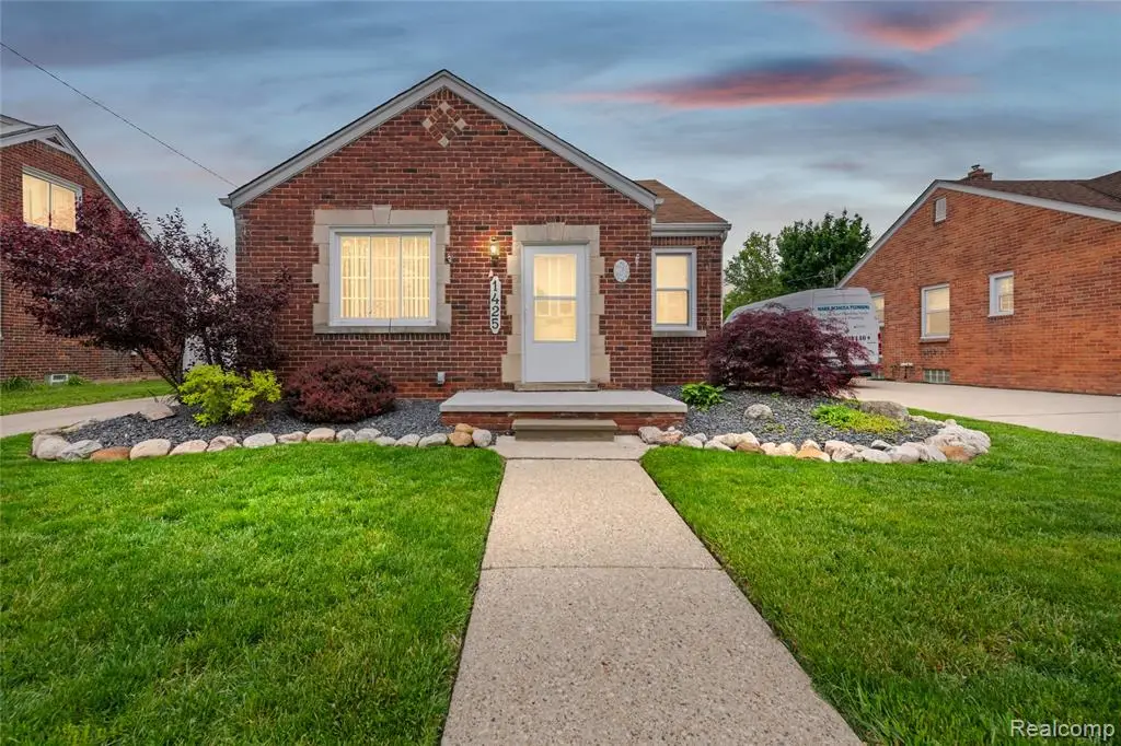 1425 20th, Wyandotte, MI 48192 - #1