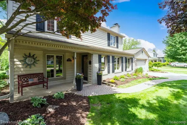 29090 Kendallwood, Farmington, MI 48334