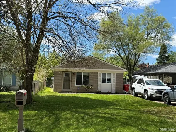 22017 Seminole, Southfield, MI 48033