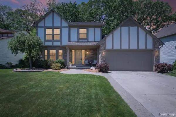 7071 Foxcreek, Canton, MI 48187