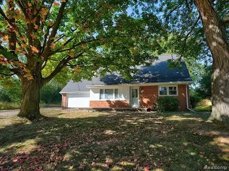2496 Ketzler Dr, Flint, MI 48507 - #1