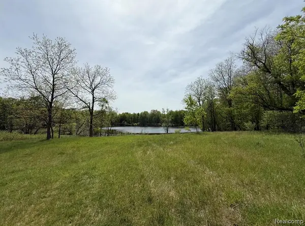 2320 Pool, Holly, MI 48442