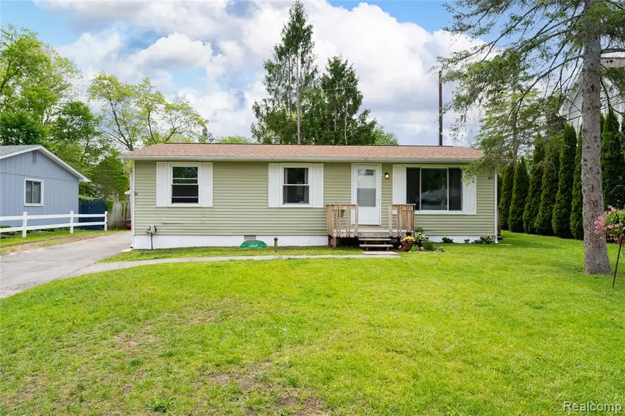 1887 Evona, Wixom, MI 48393 - #2