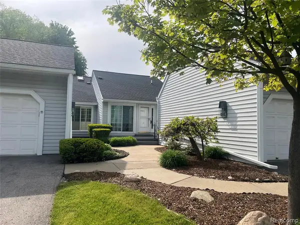 3591 Port Cove #55, Waterford, MI 48328