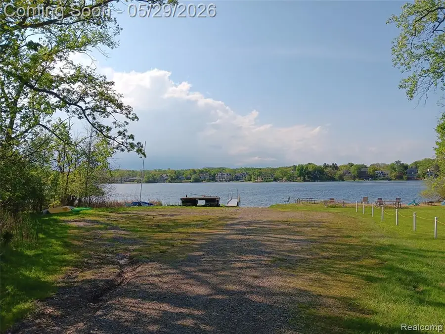 6150 Upper Straits, West Bloomfield, MI 48324 - #2