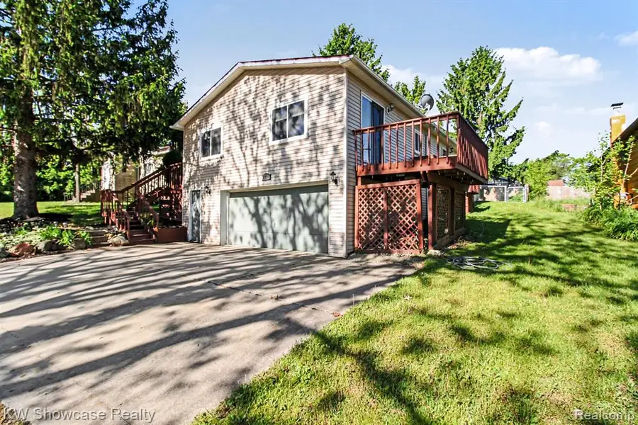 2331 Lakeside, Highland, MI 48356 - #2