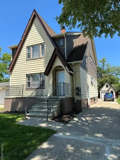 24320 Flower Ave, Eastpointe, MI 48021
