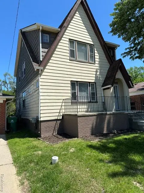 24320 Flower Ave, Eastpointe, MI 48021 - #2