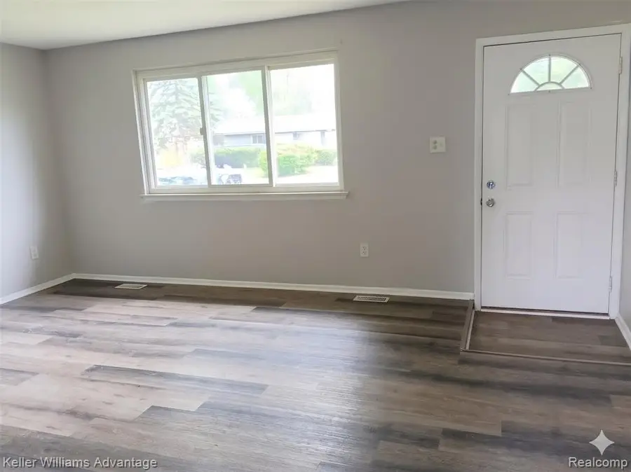 15587 Oakbrook, Romulus, MI 48174 - #2