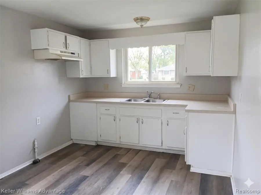 15587 Oakbrook, Romulus, MI 48174 - #3