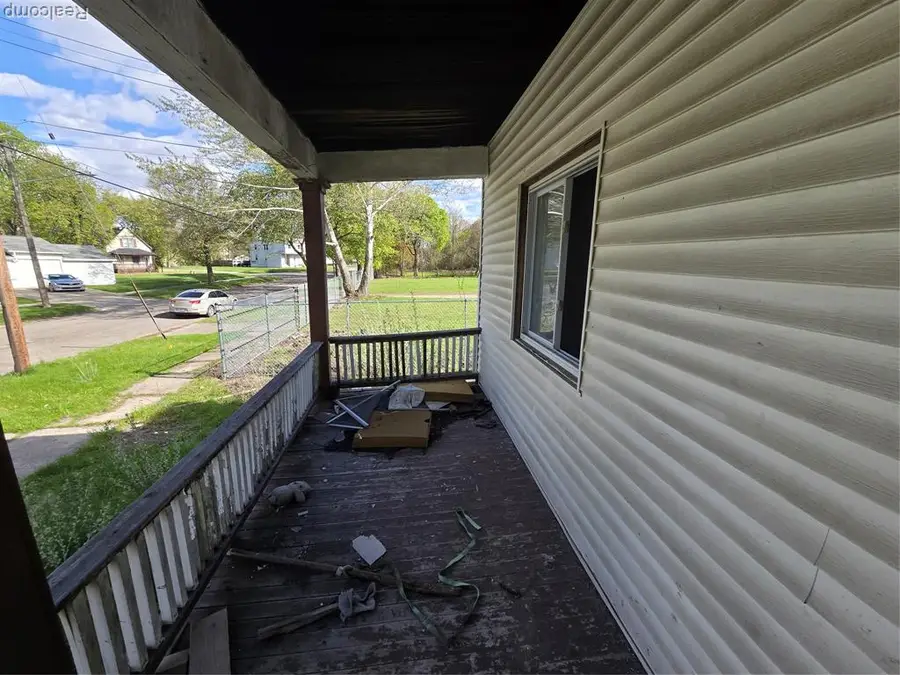 611 S 4th, Saginaw, MI 48601 - #2