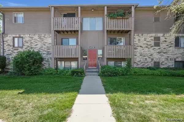 8737 Green Willow #9, Brighton, MI 48116