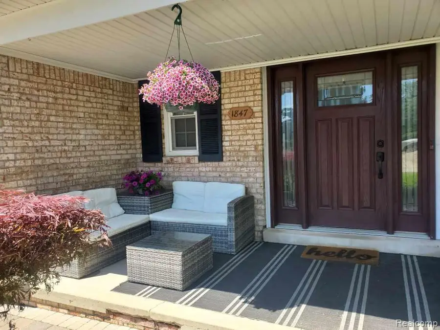 1847 Lyster, Troy, MI 48085 - #2