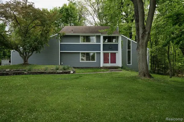 25201 Briarwyke, Farmington, MI 48336