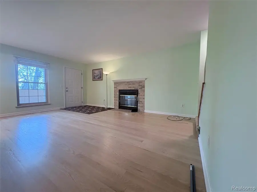 7595 Woodview, Waterford, MI 48327 - #3