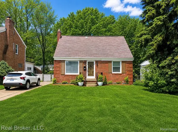 603 Vernier, Grosse Pointe Woods, MI 48236