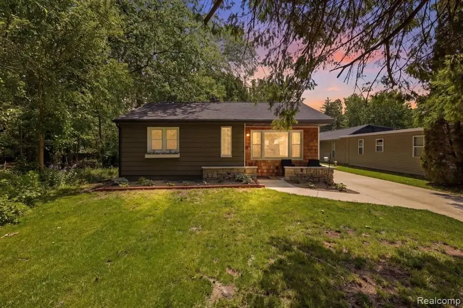4805 Fenmore, Waterford, MI 48328 - #2