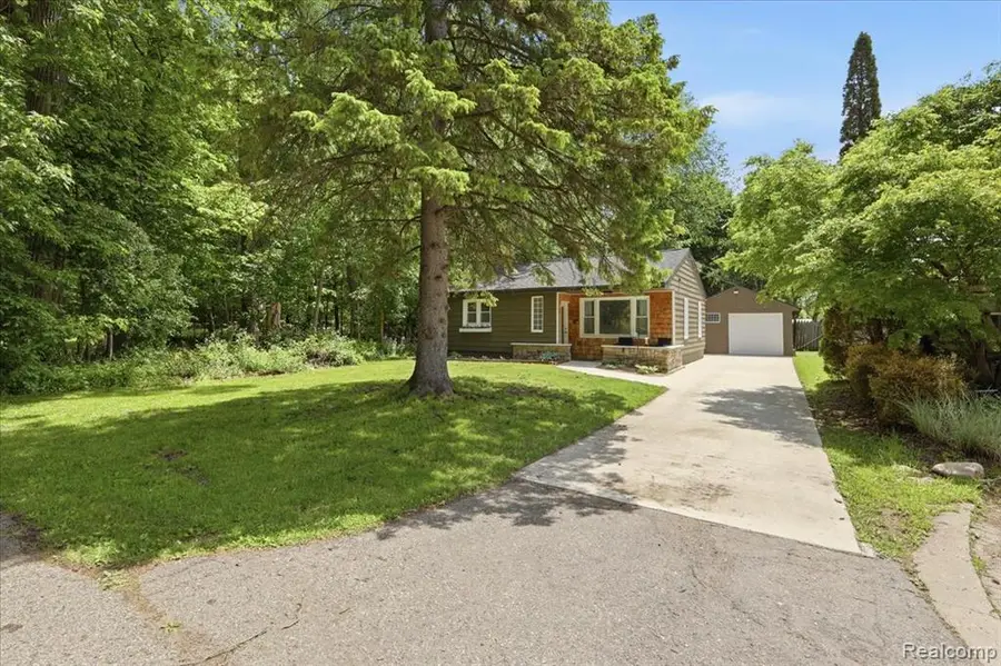 4805 Fenmore, Waterford, MI 48328 - #3