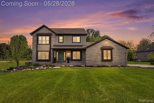 8792 Salem Farms, South Lyon, MI 48178