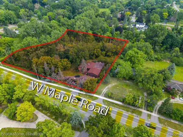 4665 W Maple, Bloomfield Hills, MI 48301