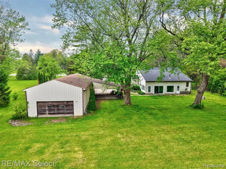 6361 Fenton, Grand Blanc, MI 48507 - #3