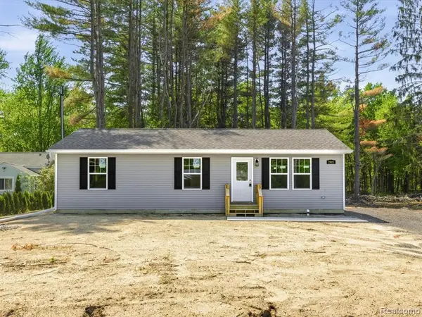 2921 Beach, Port Huron, MI 48060