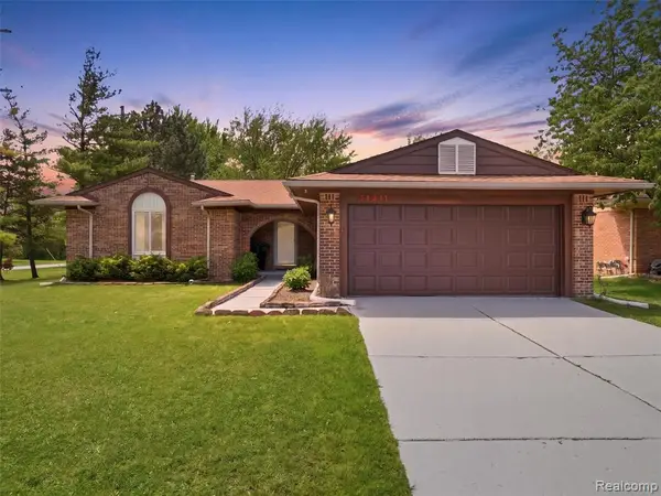 41411 Greenwood, Canton, MI 48187