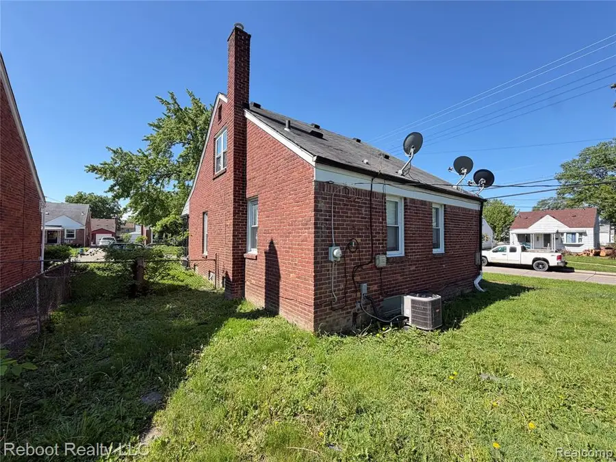 17811 Lincoln, Roseville, MI 48066 - #3