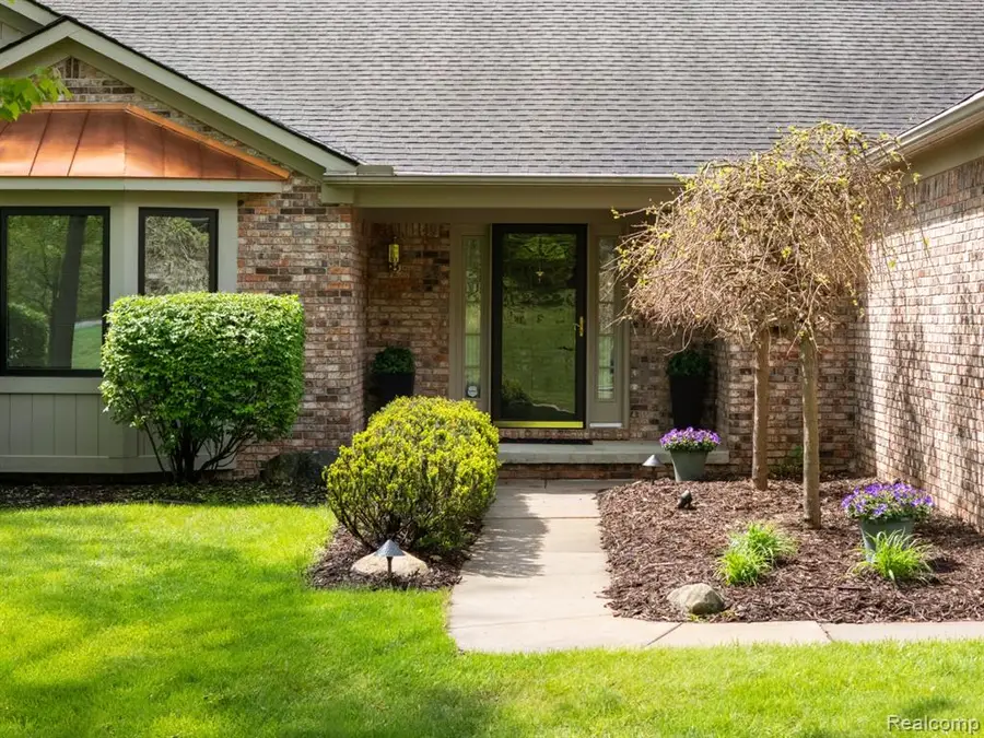 2484 Pine Hollow Trail, Brighton, MI 48114 - #2
