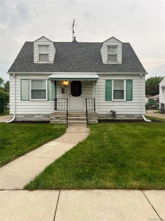 8277 N Sterling, Center Line, MI 48015 - #1