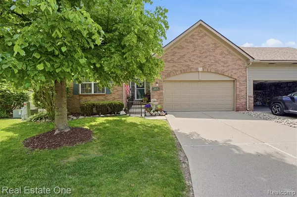 265 Winslow, Commerce Twp, MI 48390