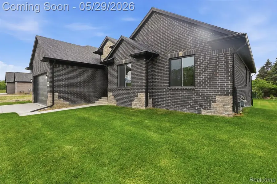 50965 Remar Farms Dr, Macomb, MI 48042 - #2