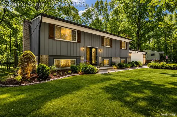 25136 Westmoreland, Farmington, MI 48336