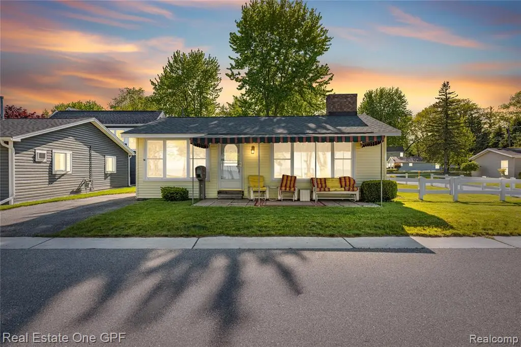 5871 Manor, Fort Gratiot, MI 48059 - #1